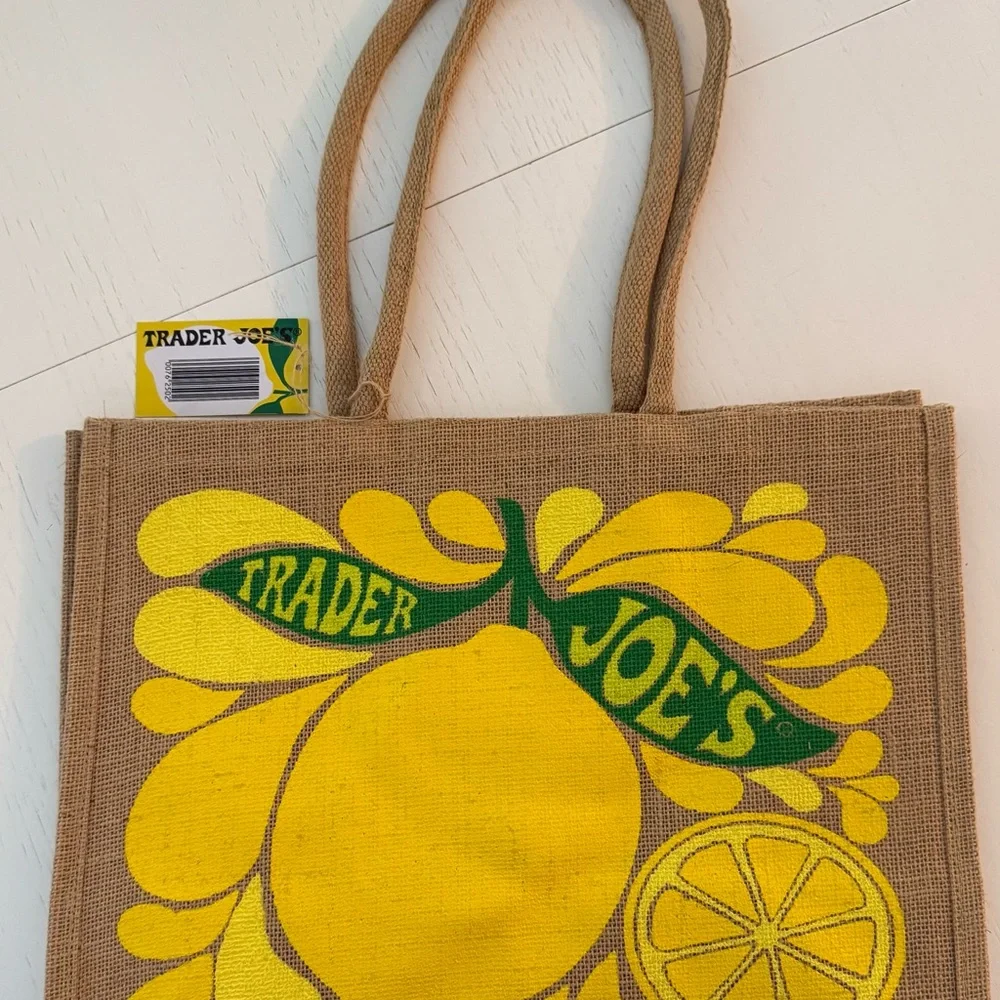 Trader Joe’s Citrus Jute Tote Bag Lemon & Lime 9 Gallon Cotton Handle/NWT - Picture 2 of 7